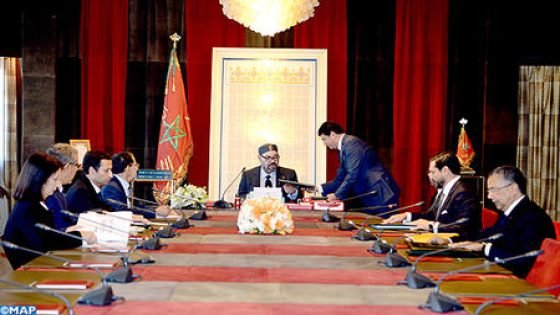 جلالة الملك يترأس جلسة عمل خصصت لقطاع الطاقات المتجددة