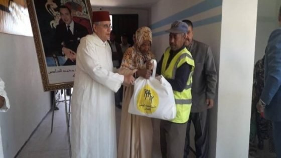 عبد الرزاق المنصوري عامل إقليم ورزازات يترأس عملية توزيع مساعدات الدعم الغذائي رمضان 1440