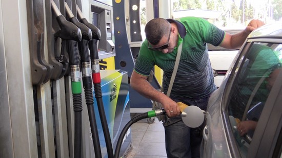 سعر الغازوال يقفز إلى 11 درهما بمحطات الوقود بالمغرب
