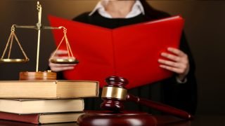 المرأة والقانون