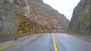 انقطاع مؤقت لحركة السير بين ميدلت والريش