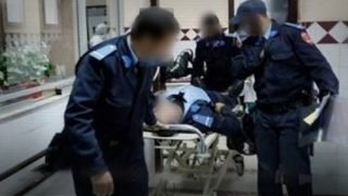 ضابط شرطة يدفع ثمن تدخله لفض شجار بين شخصين