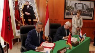 مدير الأمن الوطني ومفوض شرطة الأراضي المنخفضة يوقعان خطاب نوايا