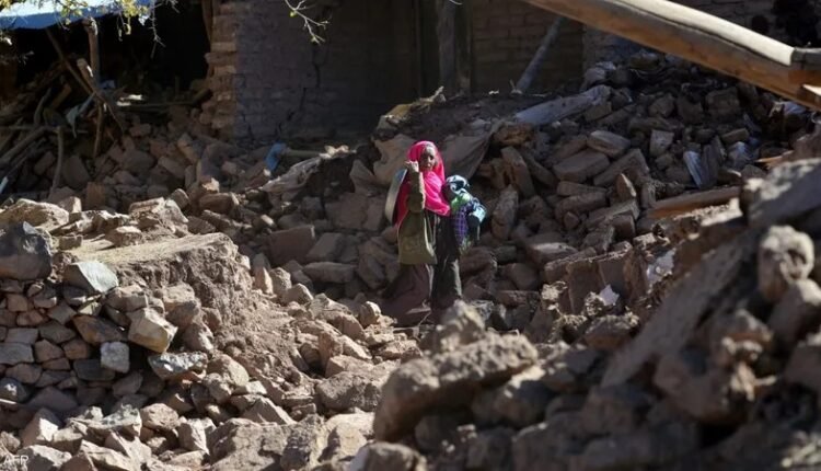 زلزال عنيف يضرب أفغانستان ويخلف أكثر من 920 قتيلا و500 جريح