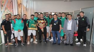 الجامعة الملكية لكرة القدم تنظم حفل استقبال على شرف المنتخب الوطني لكرة القدم داخل القاعة