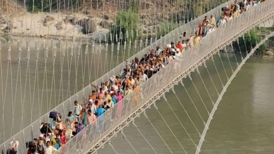 الهند.. ارتفاع عدد قتلى انهيار جسر معلق إلى 90
