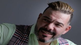 عادل الميلودي في قبضة الشرطة بعد عودته لأرض الوطن