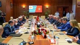 رئيس مجلس النواب يتباحث مع وفد رفيع المستوى من الأورغواي