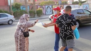 إصابات كورونا تعود إلى الانخفاض