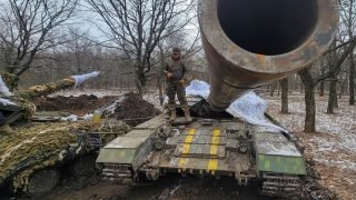 موالون لروسيا يعلنون السيطرة على سوليدار الأوكرانية