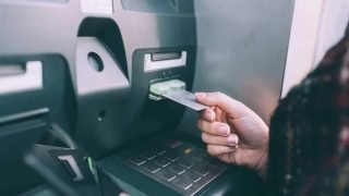 الحكومة تزف بشرى سارة بشأن أجور الموظفين