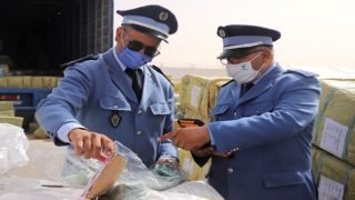 الجمارك تلاحق شبكات تتلاعب بالمواد الغذائية قبل رمضان