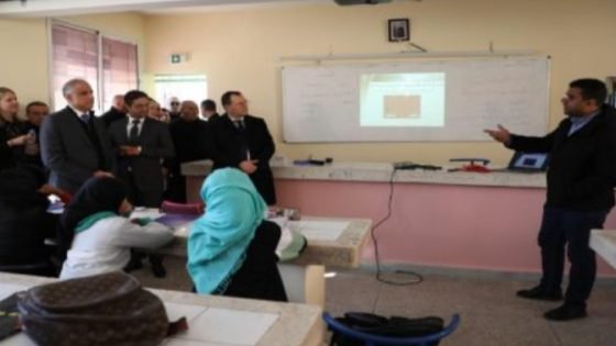 سفير الولايات المتحدة بالمغرب يزور إعدادية ضاية عوا