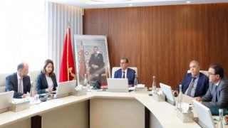 أخنوش يترأس أول اجتماع حول تفعيل عرض المغرب في مجال الهيدروجين الأخضر