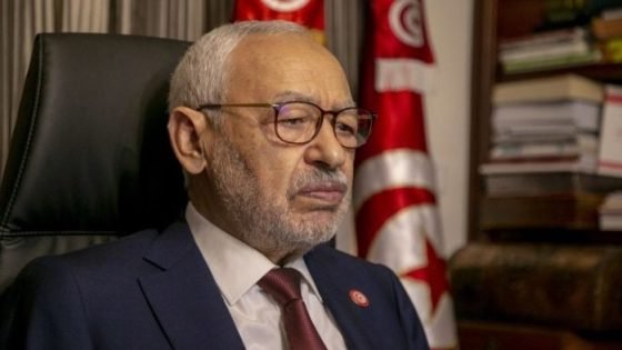 تونس.. الغنوشي يبدأ “معركة الأمعاء الخاوية” داخل سجنه