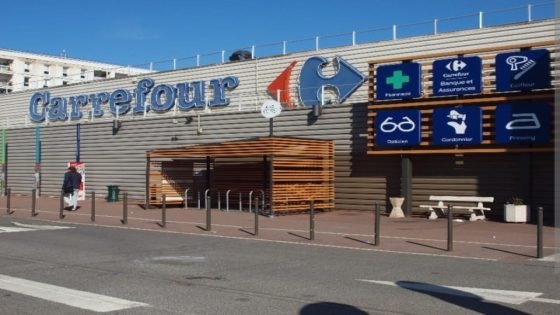 تعالي أصوات داخل المغرب وخارجه بمقاطعة كارفور الفرنسية