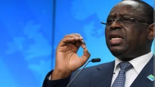 الرئيس السنغالي ينهي أزمة الانتخابات بإعلانه مغادرة السلطة شهر أبريل