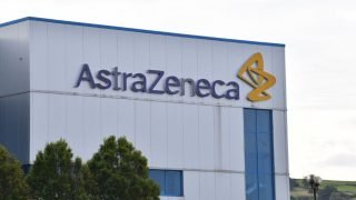 “أسترازينيكا” تشرع في سحب لقاح كورونا عالميا