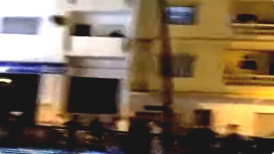 طنجة : فيديو متداول..لص يجد نفسه عالقا بداخل منزل بعد أن أقدم على إقتحامه ليلا