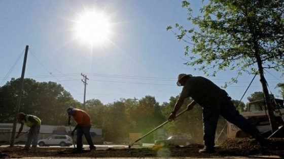 السعودية تحظر العمل تحت أشعة الشمس اعتباراً من السبت القادم