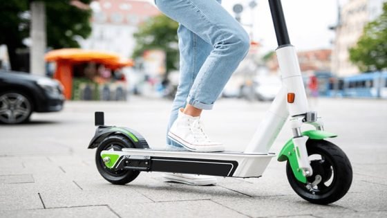 الحكومة تتجه لتنظيم استخدام “الطروتينيت” على الطرقات