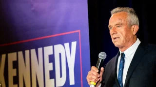 الإنتخابات الرئاسية الأمريكية..روبرت كينيدي يسحب ترشيحه و يدعم ترامب