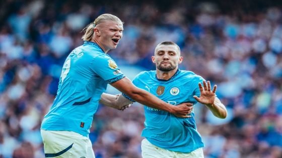 مانشستر سيتي يبدأ حملة الدفاع عن لقبه بفوز مقنع على تشيلسي