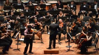 إحتفاء بعيد الشباب المجيد..الجوق السمفوني الملكي يحلق بجمهور مدينة المضيق في سماء الموسيقى العالمية