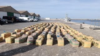 ميناء آسفي..إجهاض عملية للتهريب الدولي لشحنة من المخدرات تزن أزيد من 8 أطنان من مخدر الشيرا