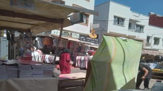 الجديدة : احتلال الملك العمومي يغضب تجار محلات وزوار “بوشريط”