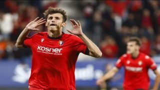 قطار برشلونة يتوقف في ملعب “إل سادار”: أوساسونا يلحق بالمتصدر هزيمة ثقيلة