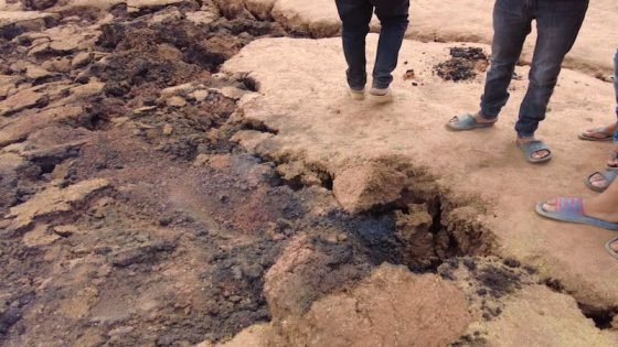 تقرير علمي : الدخان المتصاعد من مراعي تنكارف بأزيلال ناتج عن إحتراق الخث