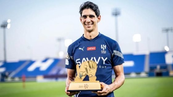 المغربي ياسين بونو يقتحم قائمة أغلى 10 حراس أجرا عالميا