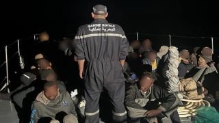 البحرية المغربية تنقذ عشرات المهاجرين