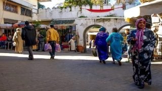 ارتفاع نفقات استهلاك الأسر في 2022: 4 جهات تستحوذ على ثلثي النفقات والمخاوف من تزايد الفوارق