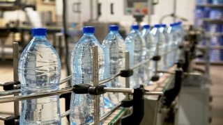 وزارة الصحة تنفي صحة وثيقة متداولة حول عدم مطابقة مياه معدنية للمعايير الصحية