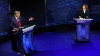 تقلص الفارق بين هاريس وترامب إلى 3 نقاط مئوية