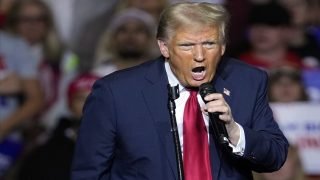 مدفيديف : إن حاول ترامب وقف الحـــــرب في أوكرانيا سيلقى مصير كينيدي