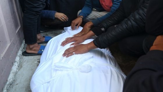 عشرات القــــــــتلى و المصابين في قصف إســــــرائيلي إستهدف مدرسة تؤوي نازحين في غزة