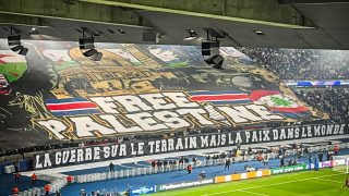 الاتحاد الأوروبي لكرة القدم يقرر عدم معاقبة باريس سان جيرمان على لافتة “فلس-طين حرة”