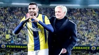 مورينيو يتمسك بيوسف النصيري ويرفض عرض النصر السعودي المغري