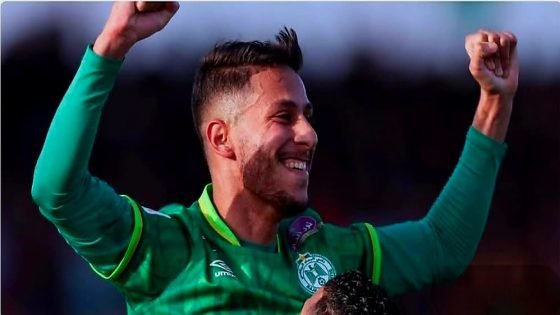 الجزائري يسري بوزوق يودع الرجاء الرياضي بعد فسخ العقد الرسمي”