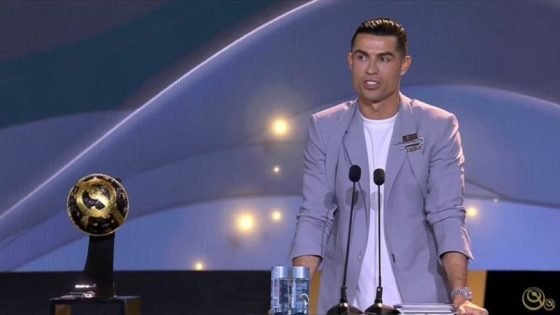 رونالدو يتألق في دبي ويظفر بجائزة “غلوب سوكر” لأفضل لاعب في الشرق الأوسط