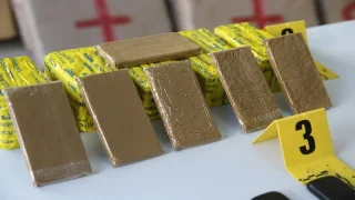 معبر الكركارات..إجهاض محاولة لتهريب أزيد من 3.5 أطنان من مخدر الشيرا