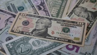 خسائر فادحة لأثرياء العالم..108 مليارات دولار تتبخر في الأسواق العالمية