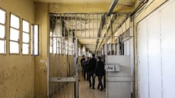 القبض على مسؤول في سجن “صيدنايا” بتهمة تعطيل كاميرات المراقبة