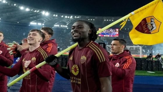 روما يحسم ديربي العاصمة بثنائية ويُربك حسابات لاتسيو”