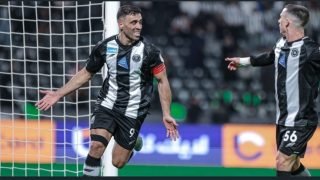 “حمد الله يقترب من الصدارة: المهاجم المغربي يواصل كتابة التاريخ في دوري المحترفين السعودي”