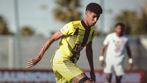 المغرب الفاسي يقلب الطاولة على حسنية أكادير ويفرض التعادل في اللحظات الأخيرة