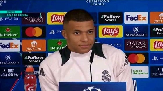 مبابي: “أنا في أفضل لحظاتي مع ريال مدريد وأتقبل النقد بهدوء”